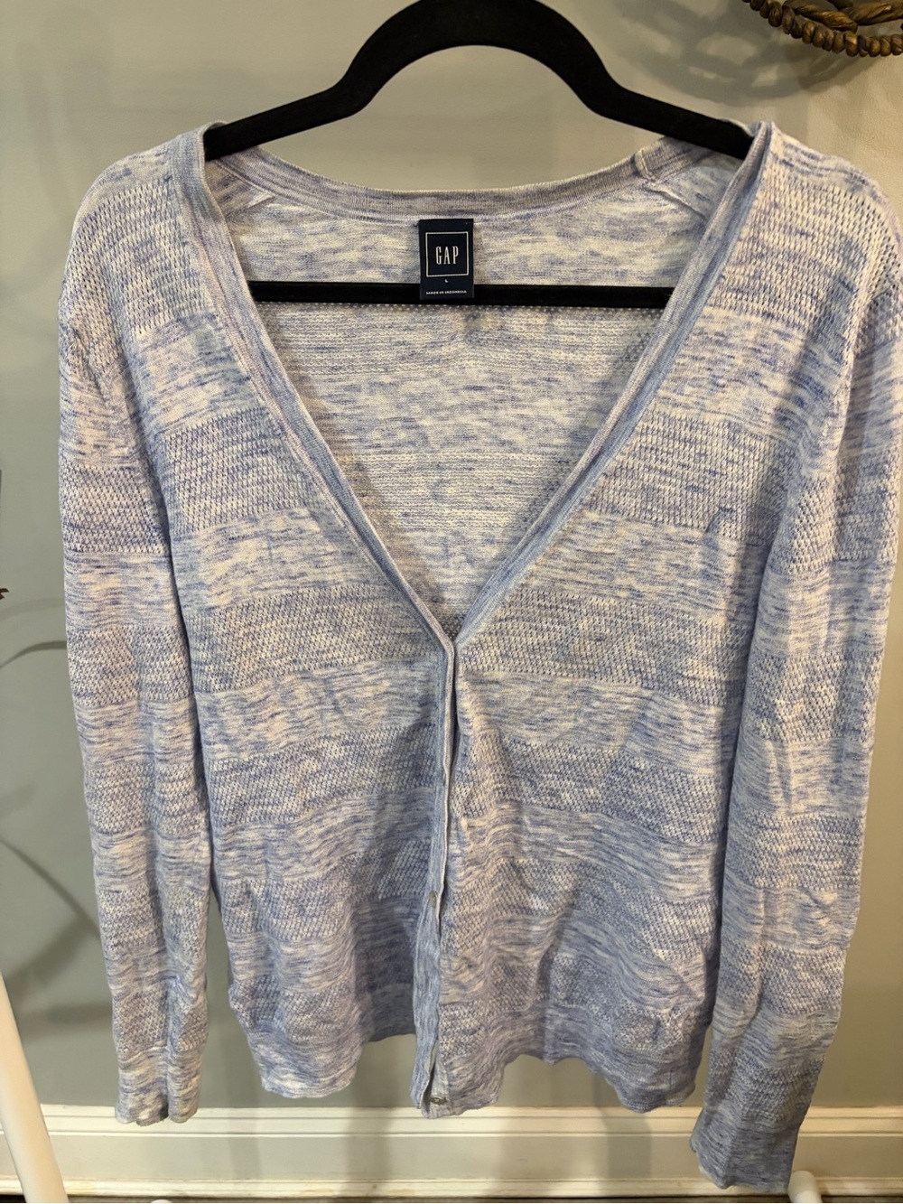 GAP Light Blue Marled eyelet perforated V-Neck Cardigan size large